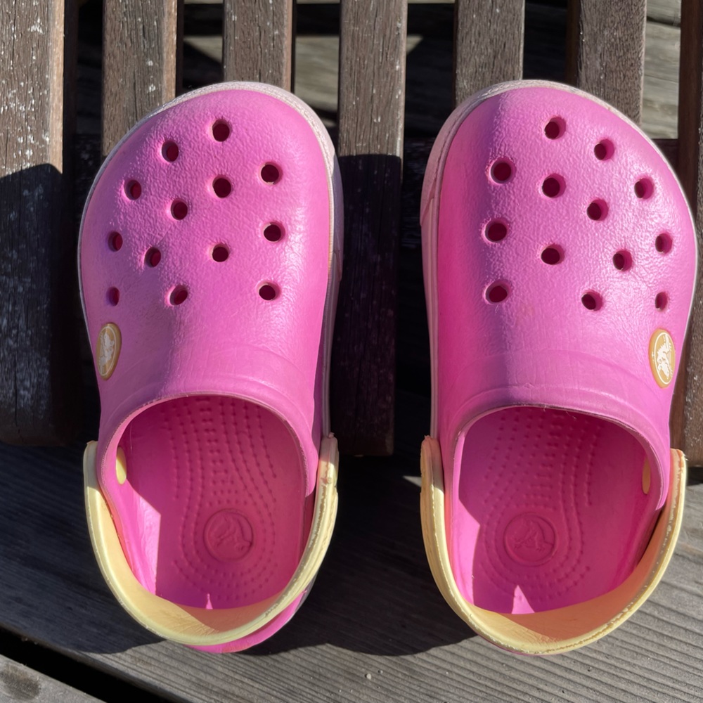 Toddler crocs size 8-9